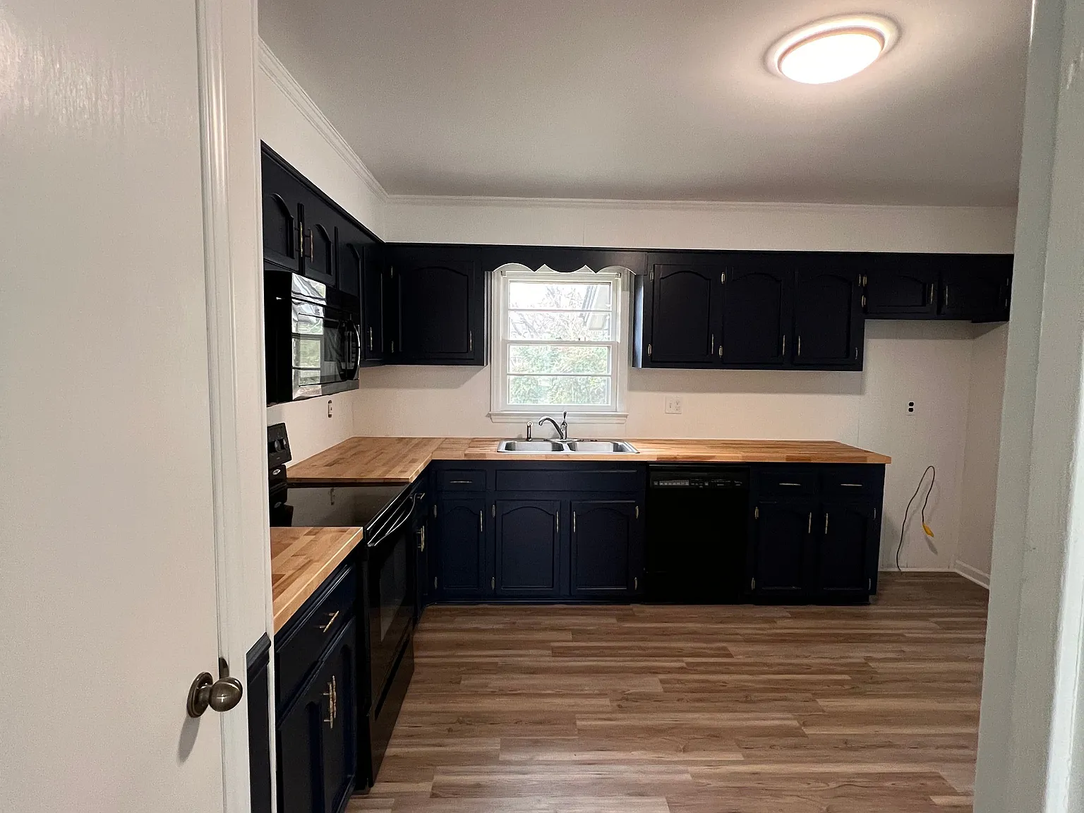 3 bed, 1.5 bath, 1222 sqft, $1,875 — Photo 3