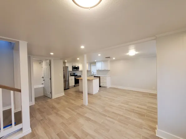 1613 17th St, Galveston, TX 77550