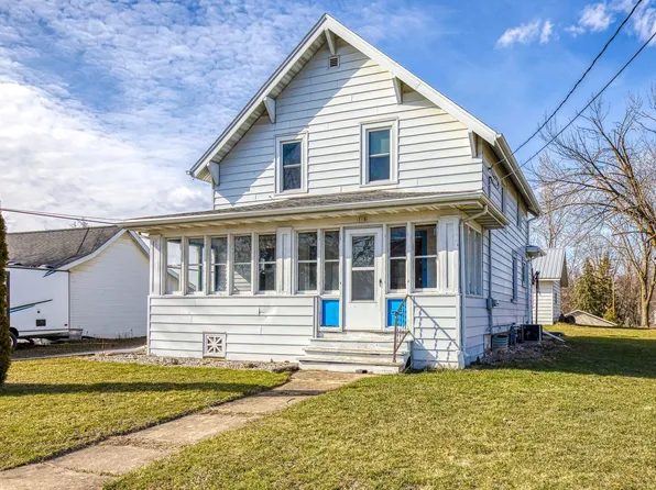 118 Pine St, Brillion, WI 54110