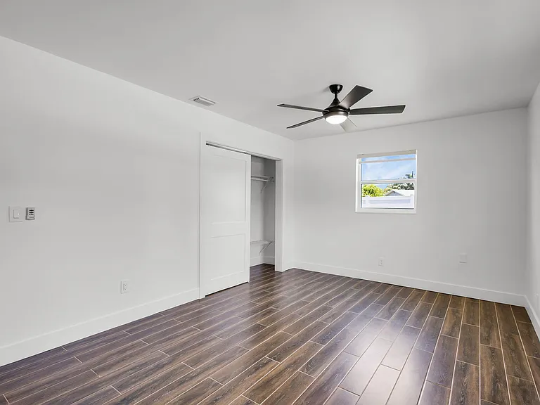 204 W Whitney Dr — Photo 28