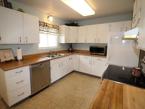 4th image of 1926 20th Ave S
