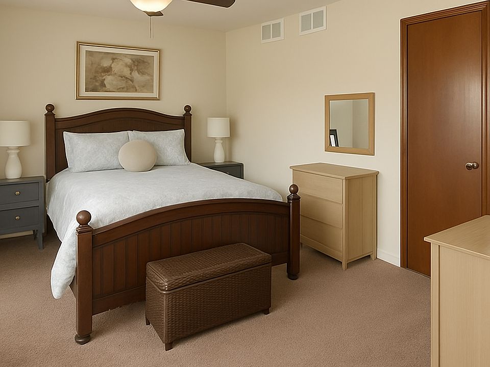 _ Spacious bedroom measuring 20 ft. x 11 ft. _ plenty of room for a king-sized bed plus a vanity or desk setup