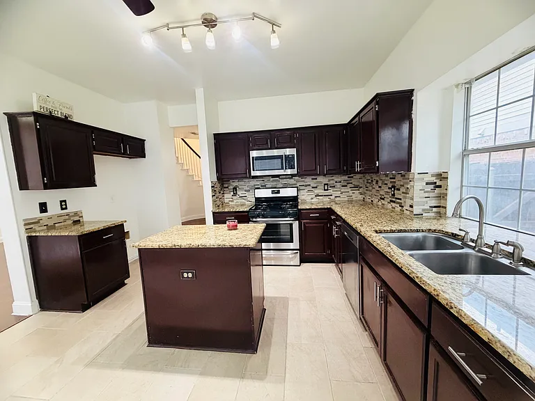 434 Moonlight Way — Photo 8