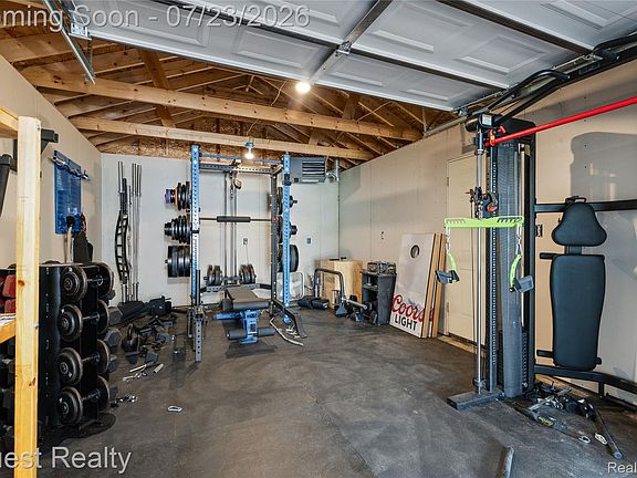 5th image of 703 Florence Ave