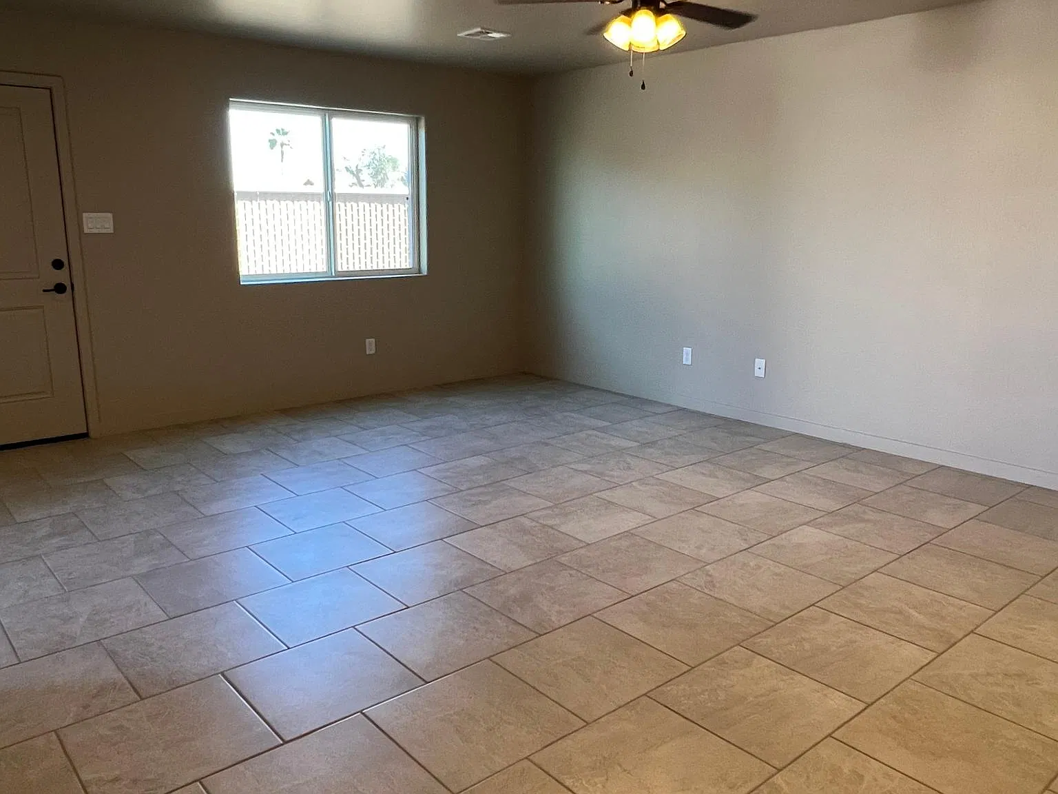 2 bed, 980 sqft, $1,200 — Photo 3
