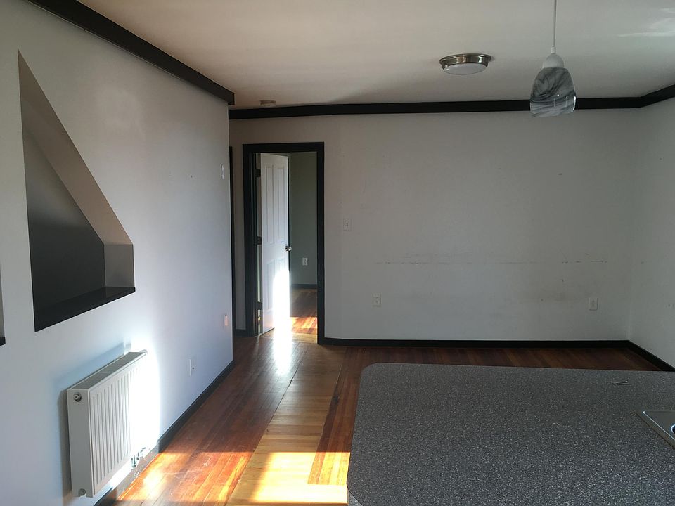 2nd image of 36 Reed St Floor 2