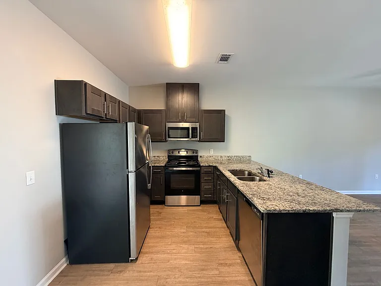 1023 W Gordon St #B3 — Photo 25