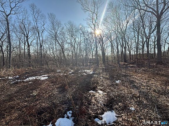 5th image of 40 Running Brook Road