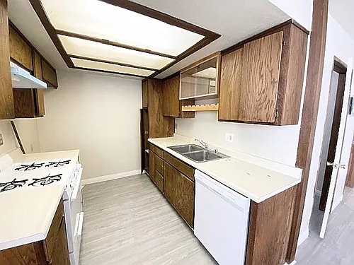 535 E Cypress Ave #G — Photo 6