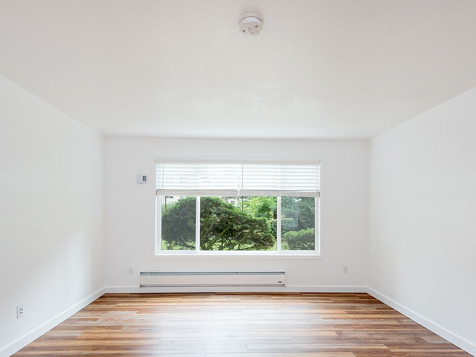 1st image of 14707 NE 44th Pl APT Q4