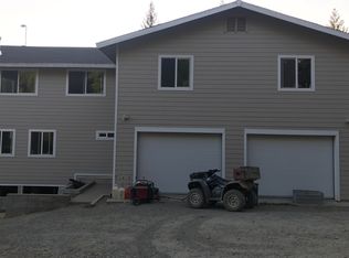 9497 Crooked Prairie Rd, Redway, CA 95560