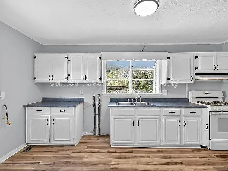 512 Polk St — Photo 2