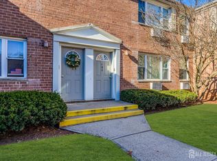 14 York Dr APT 4B, Edison, NJ 08817