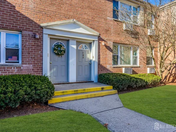 14 York Dr APT 4B, Edison, NJ 08817