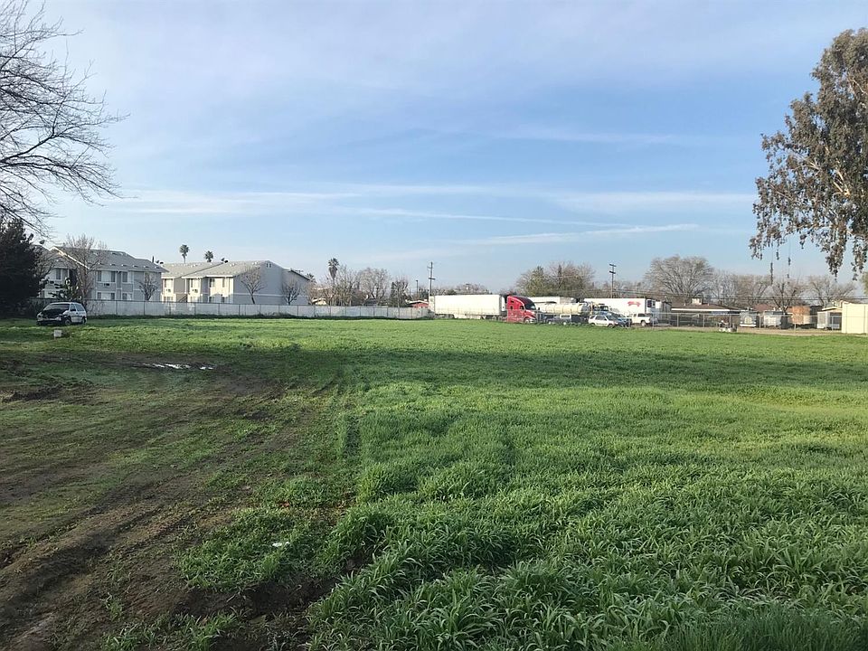 2nd image of 35 W H St