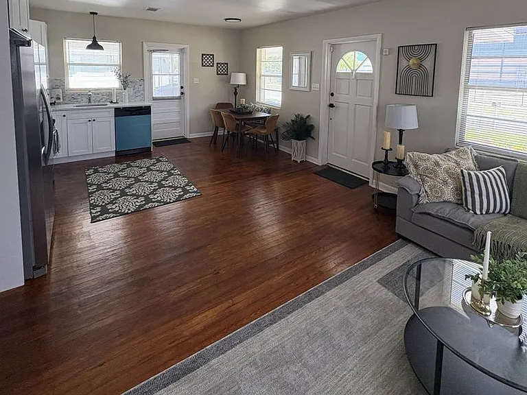 1014 E Okaloosa Ave — Photo 13