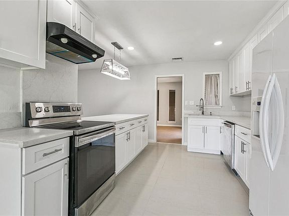 3rd image of 364 Fairfield Ave