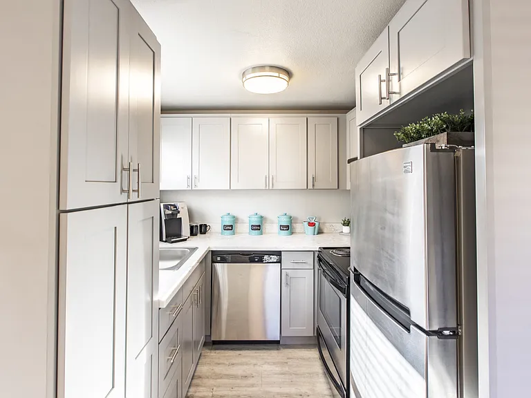 The Lakes Apartments — Photo 18