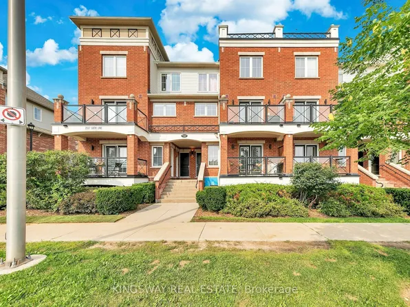 2557 6th Line W #6, Oakville, ON L6H 0H7