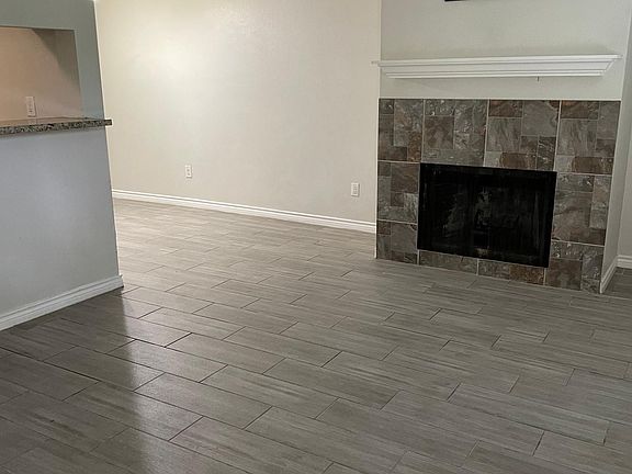 5th image of 740 Memorial Mews St #B