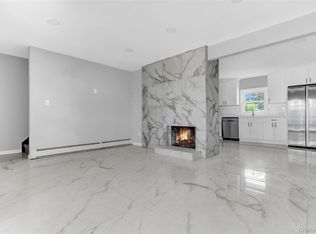 17 Windmill Lane, Levittown, NY 11756