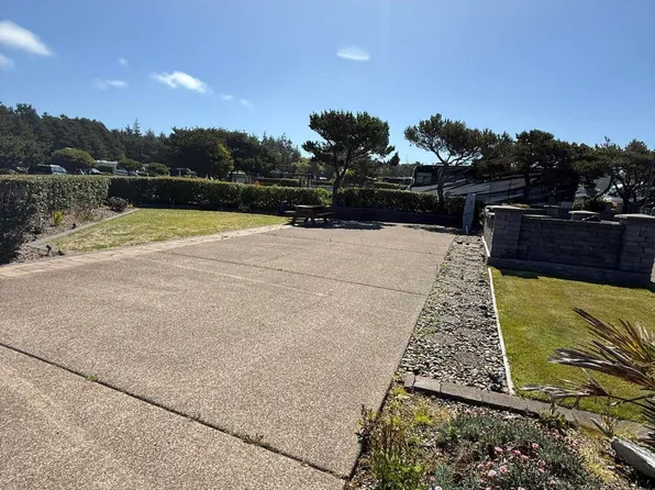 6225 N Coast Hwy Lot 49, Newport, OR 97365