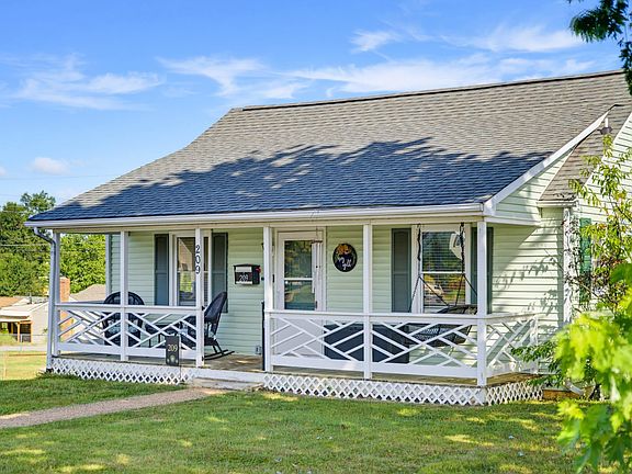 3rd image of 209 Isle Ave