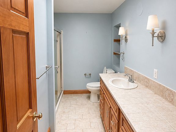 5th image of 418 Pitman Rd