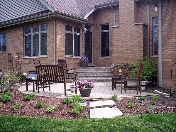 2nd image of 77 Lawndale Ct