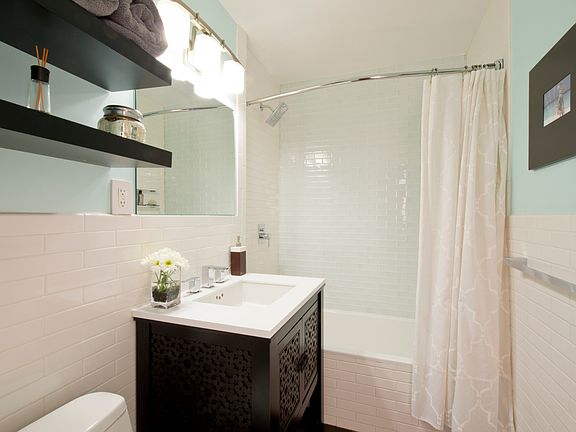 4th image of 165 Christopher St #2C