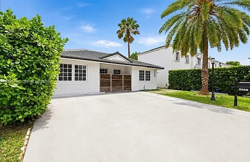 2558 NE 206th Ter Photo 1 2558 NE 206th Ter Photo 1