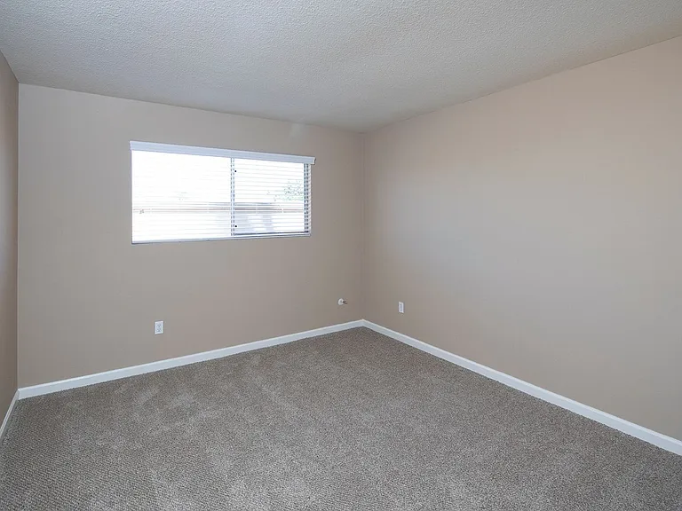 Park Ave Apartments — Photo 17