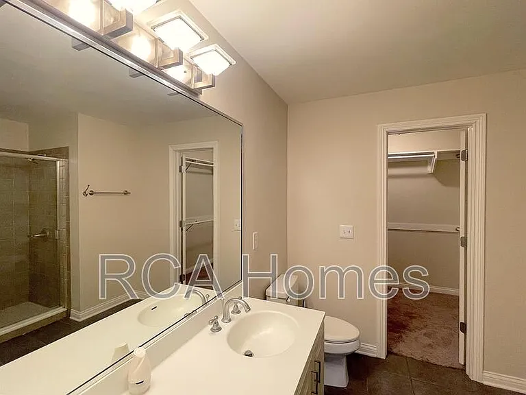 232 E Saint Joseph St #1 — Photo 13