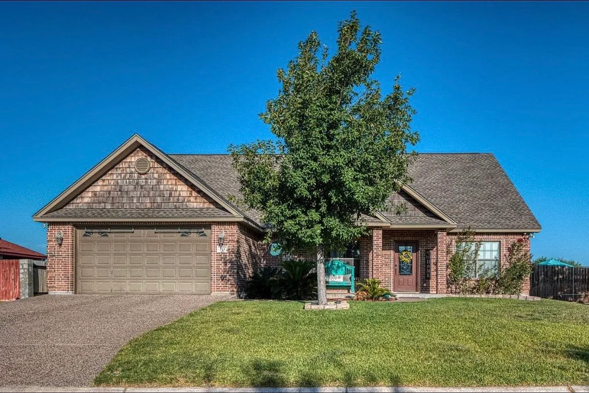 4 bed, 2445 sqft, $3,250 — Photo 1