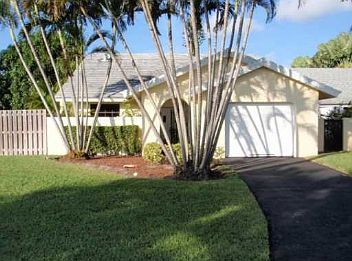 2nd image of 810 NW 21st Way