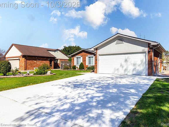 2nd image of 3025 Elphin Dr