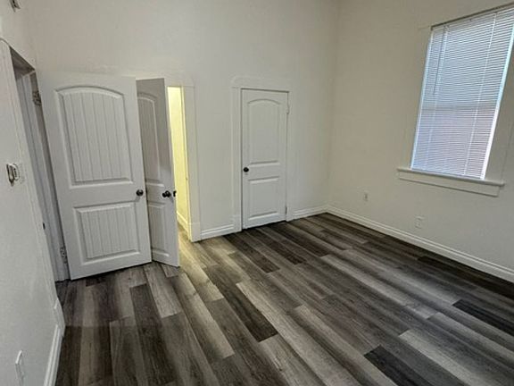 4th image of 2604 Newton Ave Unit D