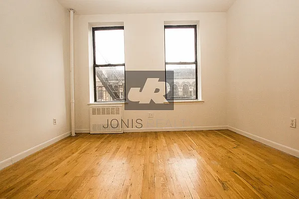 Rented by Jonis Realty | media 17