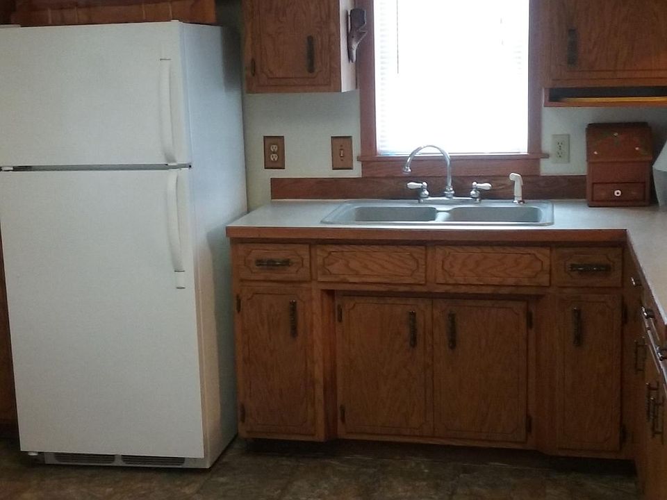 partial kitchen view
