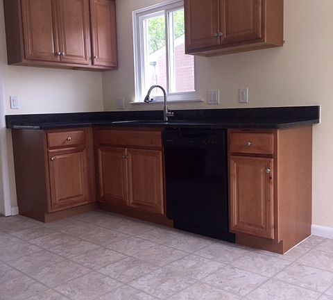 4th image of 32623 Sandra Ln