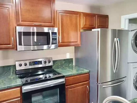4th image of 13104 Glen Ct Unit 13