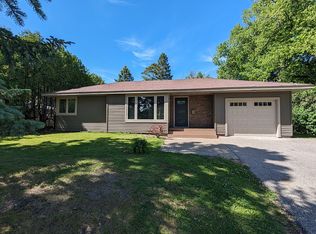 724 Memorial Dr, Crookston, MN 56716