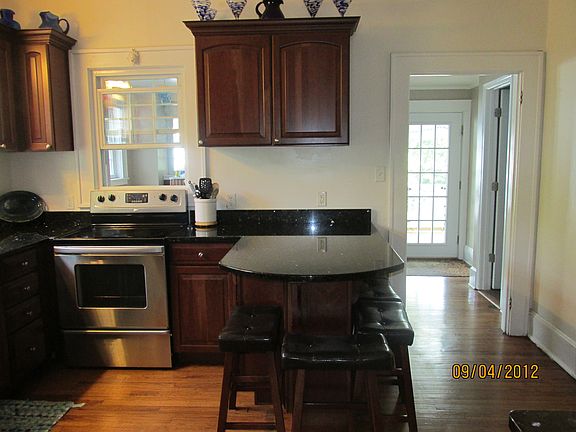 5th image of 414 Bailey Street