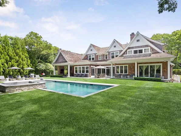 2 Dering Lane, East Hampton, NY 11937