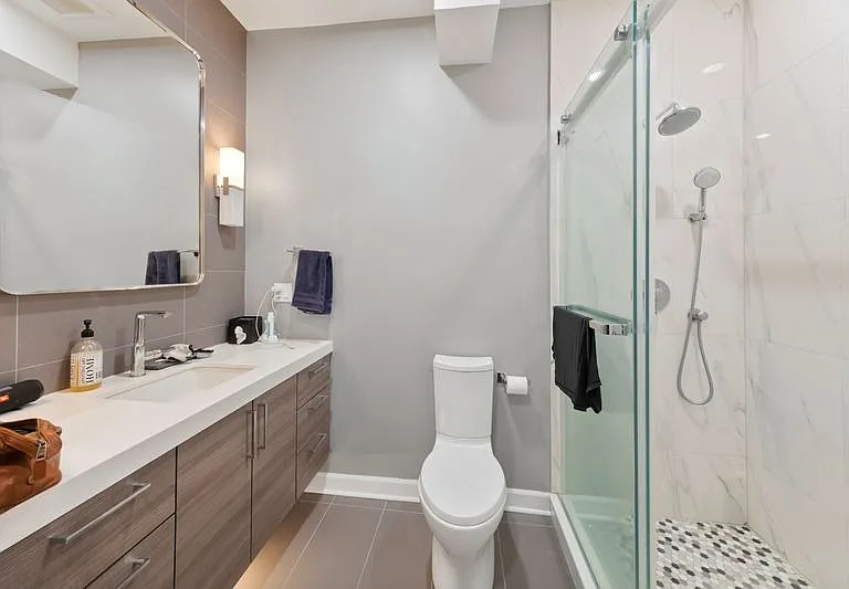 2027 W Division St #4 — Photo 14