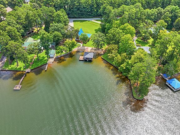 2nd image of 124 Rosebud Ln