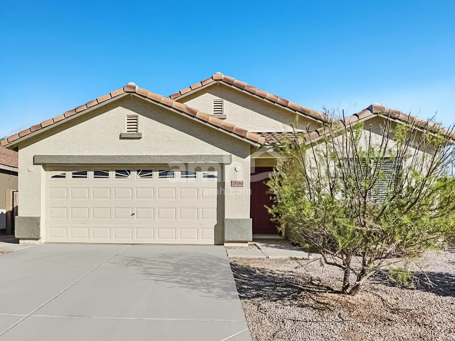 4 bed, 2.0 bath, 1909 sqft, $1,950 — Photo 1