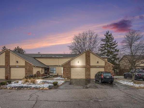 31806 Ivy Ln, Warren, MI 48093