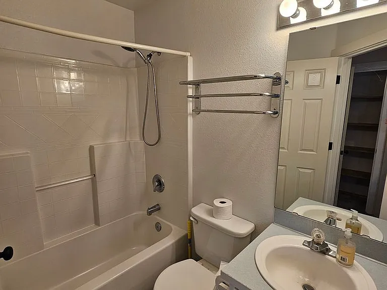 1574 SE Nylace Ln — Photo 28
