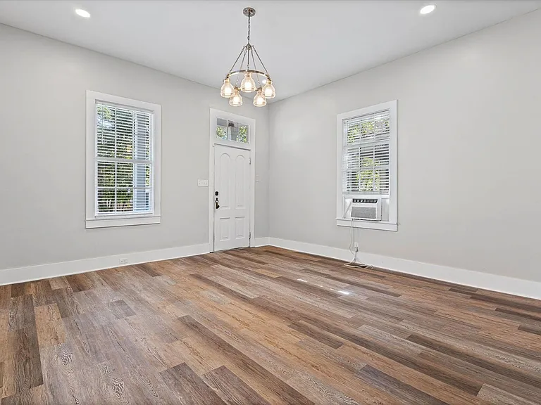 957 Savannah St — Photo 4